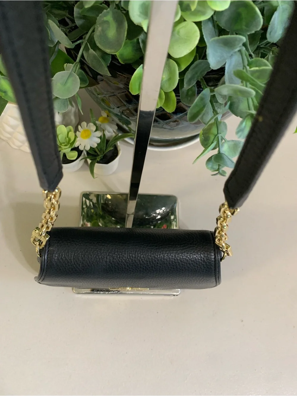👜💕 Tory Burch Black Leather Shoulder Bag with Gold Logo and Chain Strap